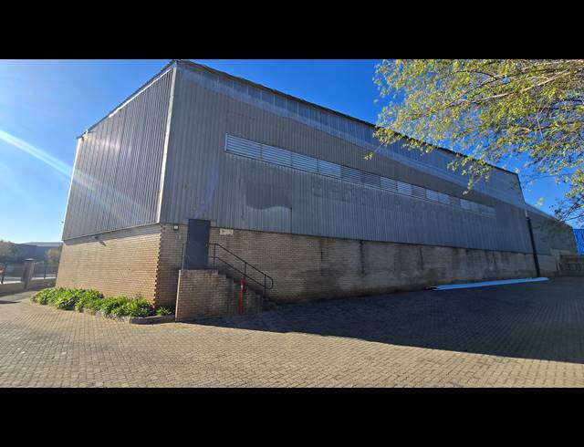 3,301M² WAREHOUSE TO LET IN SPARTAN
